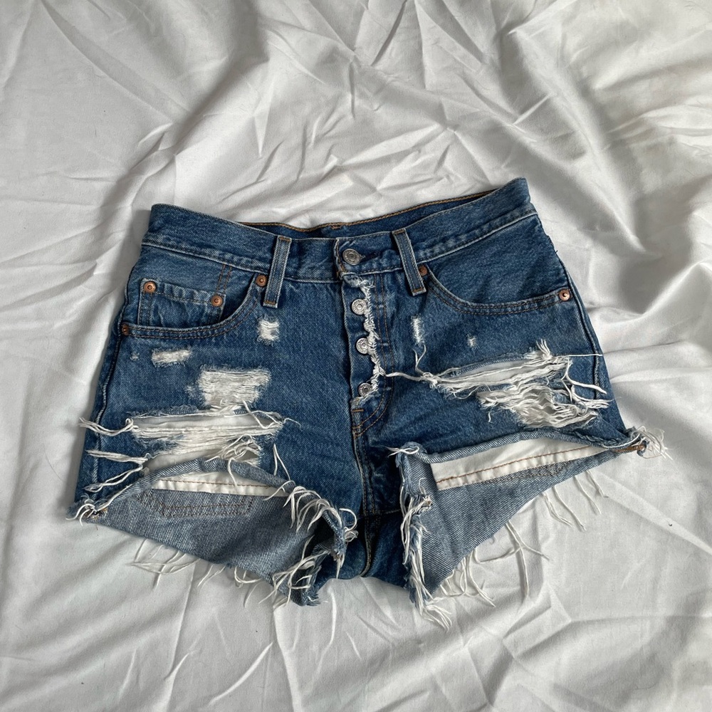 501 Distressed Levi’s Shorts